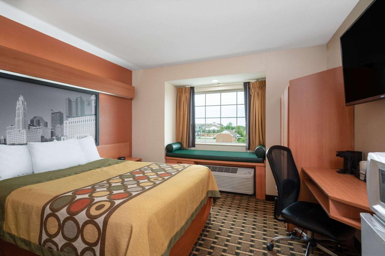 Super 8 By Wyndham Columbus West Hotel Bagian luar foto