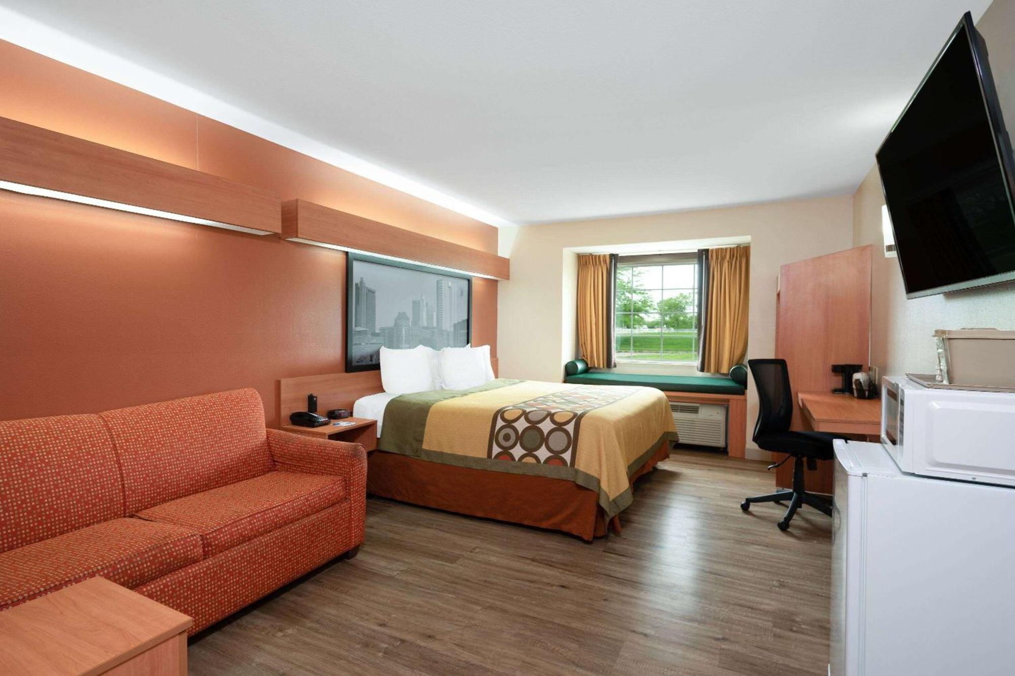 Super 8 By Wyndham Columbus West Hotel Bagian luar foto